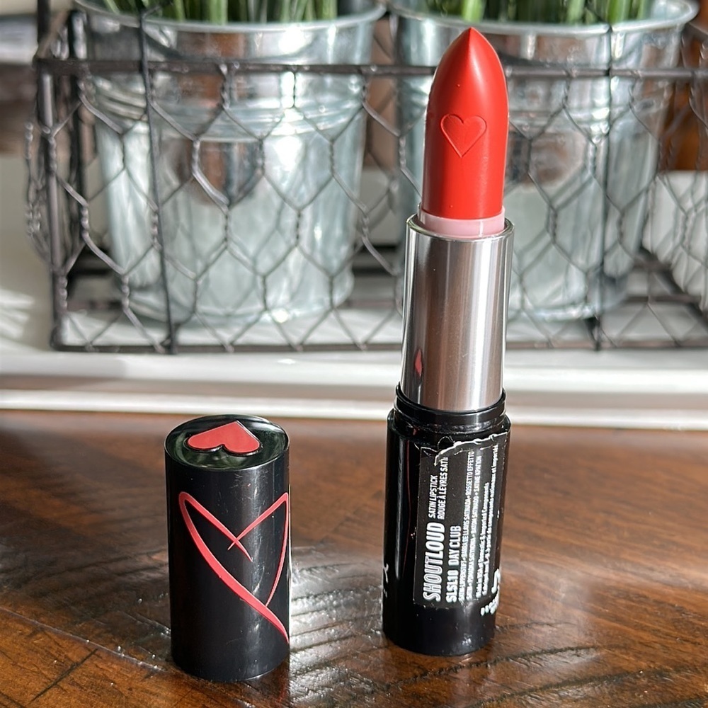 Shout Loud Satin Lipstick 1.0ea - Picture 6 of 9